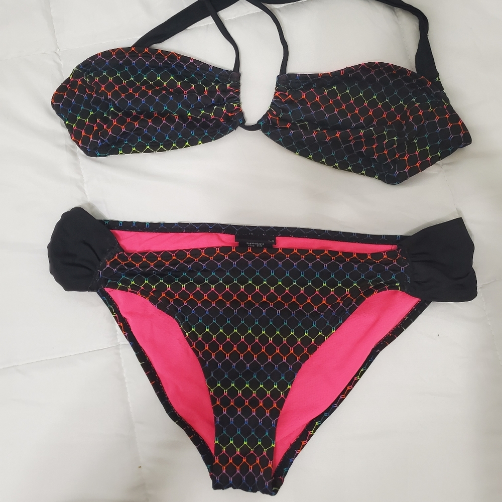 Bikini set. Top is small and bottoms are large